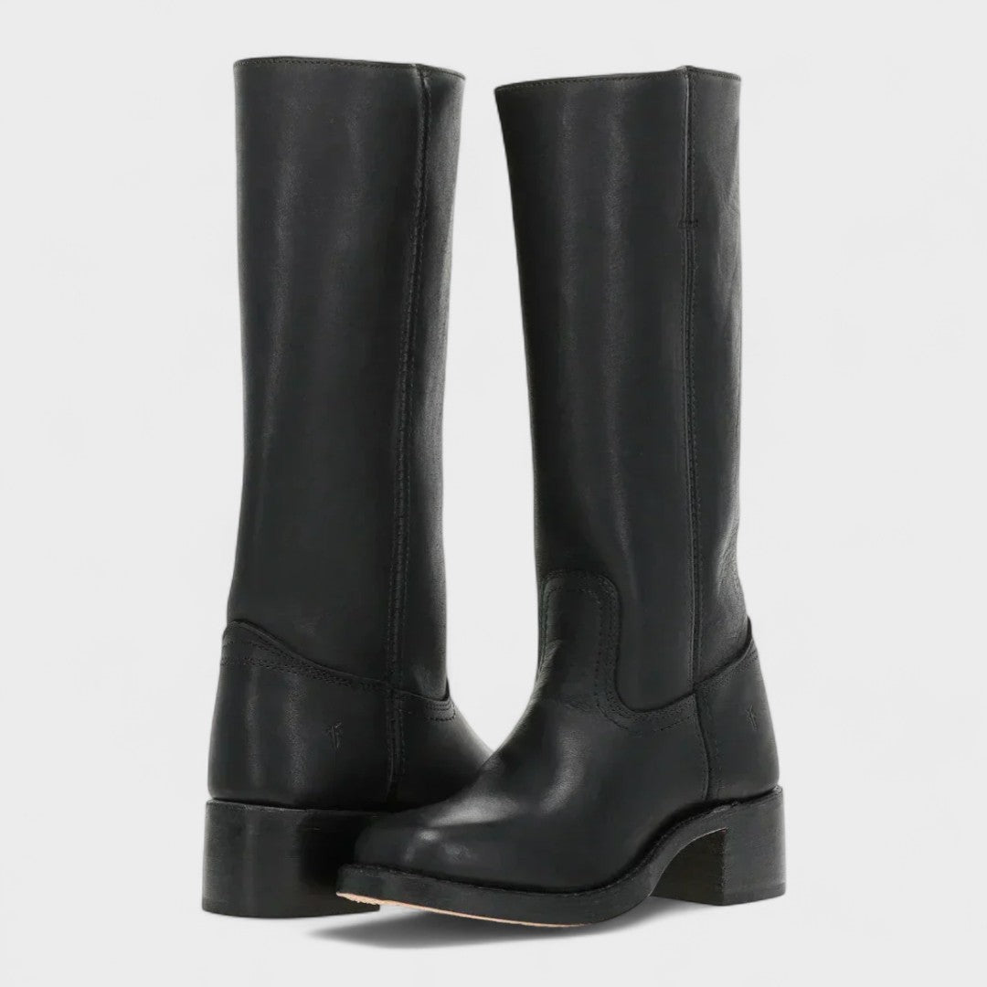 Traditionelle Reitstiefel mit hohem Schaft