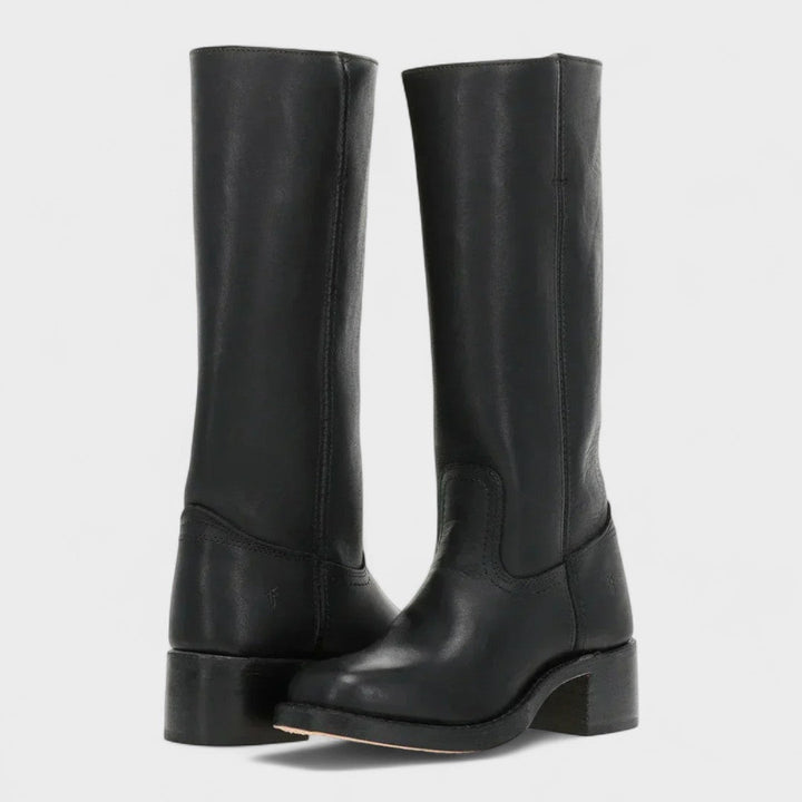 Traditionelle Reitstiefel mit hohem Schaft